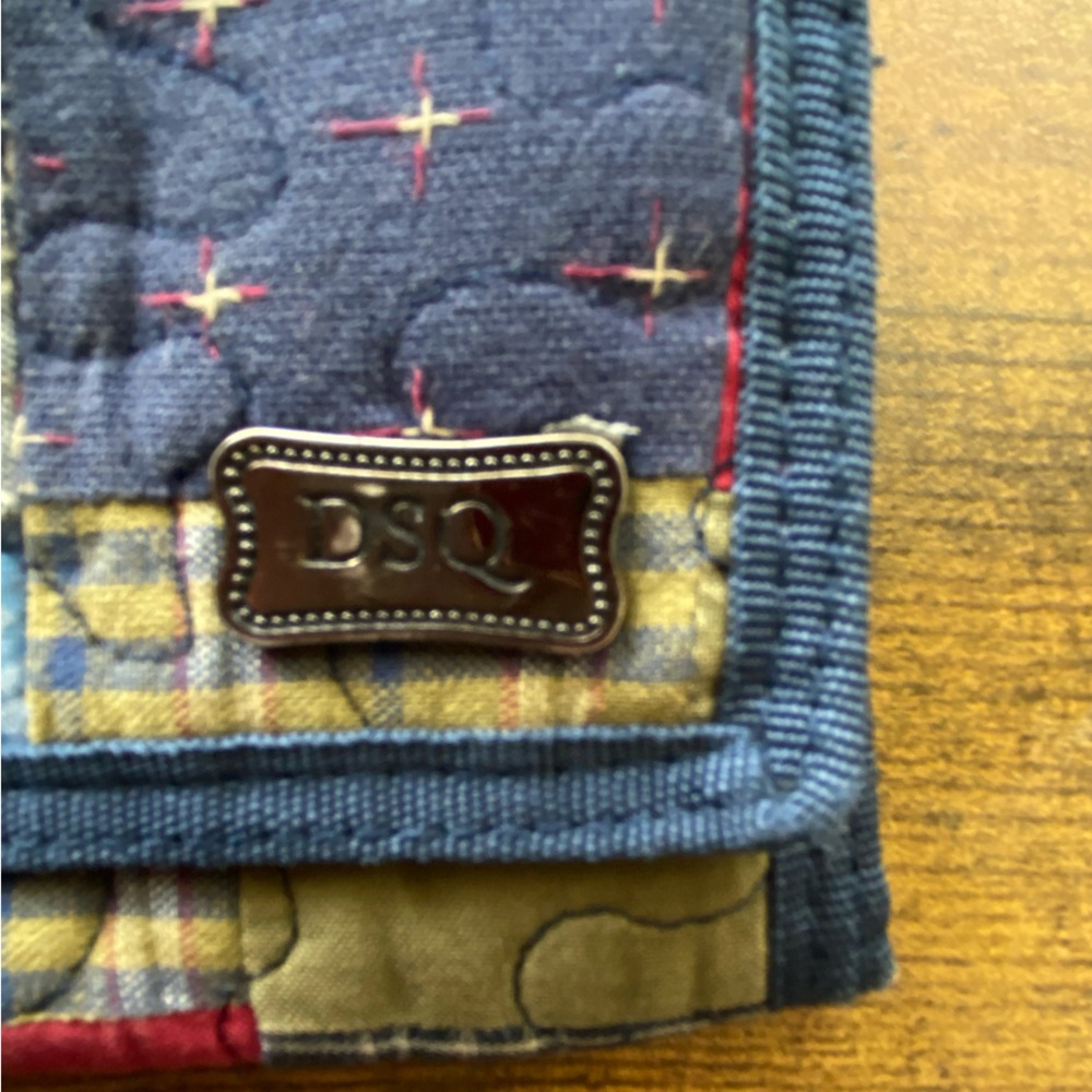 DSQ Quilted Wallet - Picture 5 of 8